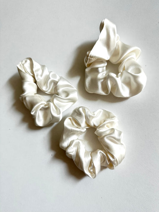 Chouchou blanc en satin