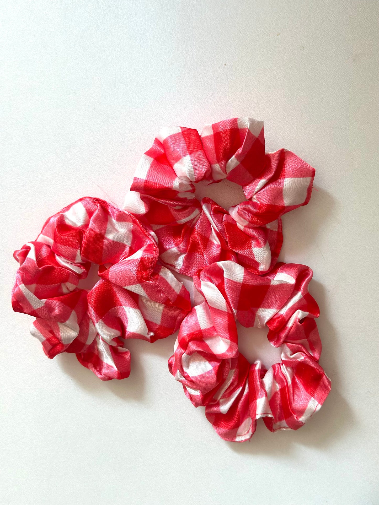 Chouchou rose à carreaux